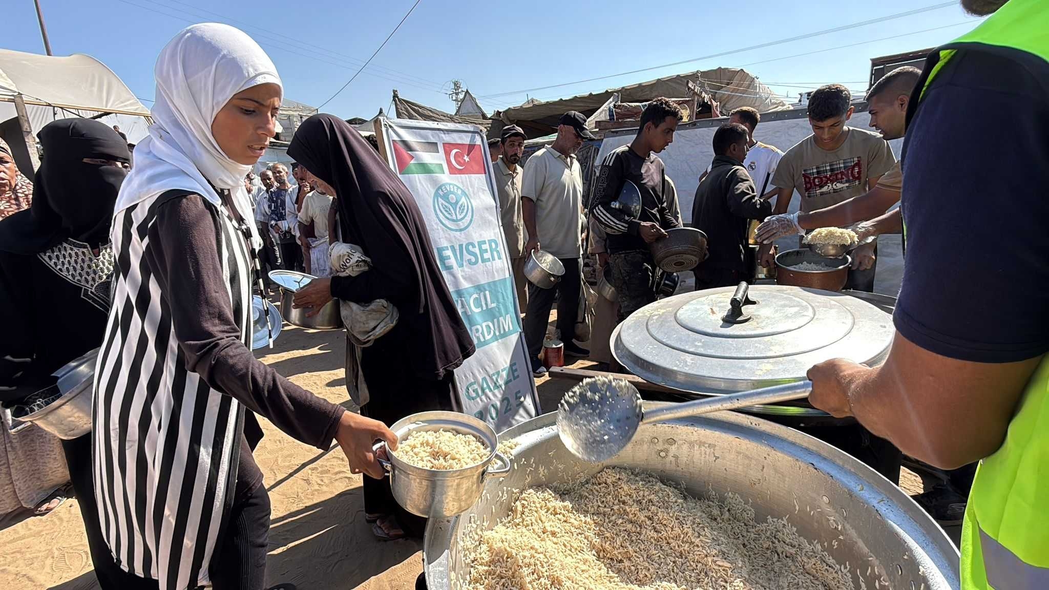 GAZZE HALKININ YANINDAYIZ