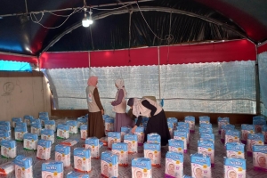 YARDIMLAR DAĞITILIRKEN