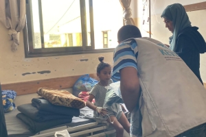 HASTANEDE YARALANAN ÇOCUKLARI MUTLU ETMEYE DEVAM EDİYORUZ