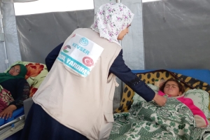 GAZZE HASTANELERDE ZEKAT VE NAKDİ YARDIM