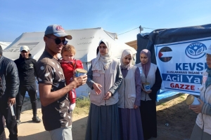 BEBEKLERE MAMA DAĞITIMI