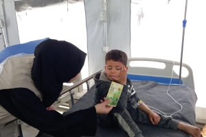 GAZZE HASTANELERDE ZEKAT VE NAKDİ YARDIM