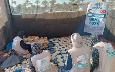 GAZZE' DE EKMEK İKRAMI