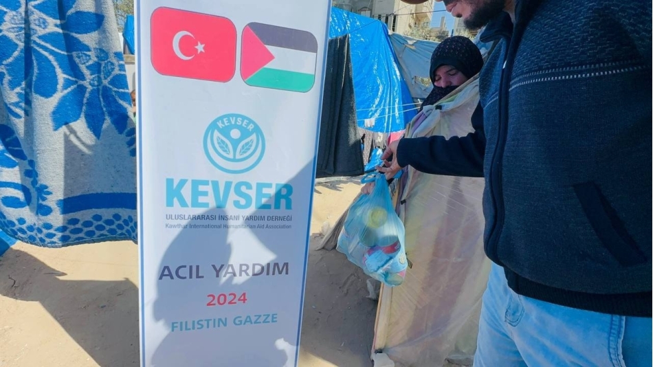 FİLİSTİN'E YARDIMLAR DEVAM EDİYOR