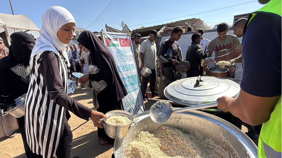 GAZZE HALKININ YANINDAYIZ